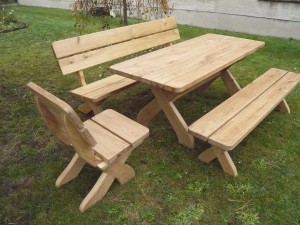 Gartenbankgarnitur aus Eichenholz mit Tisch, Stuhl, Bank und Bank mit Lehne